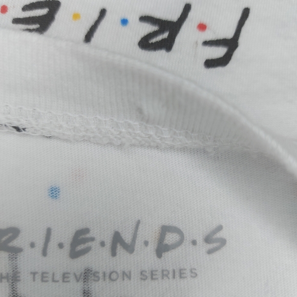 Friends Logo Cropped White T-shirt Sz Small - Picture 9 of 10